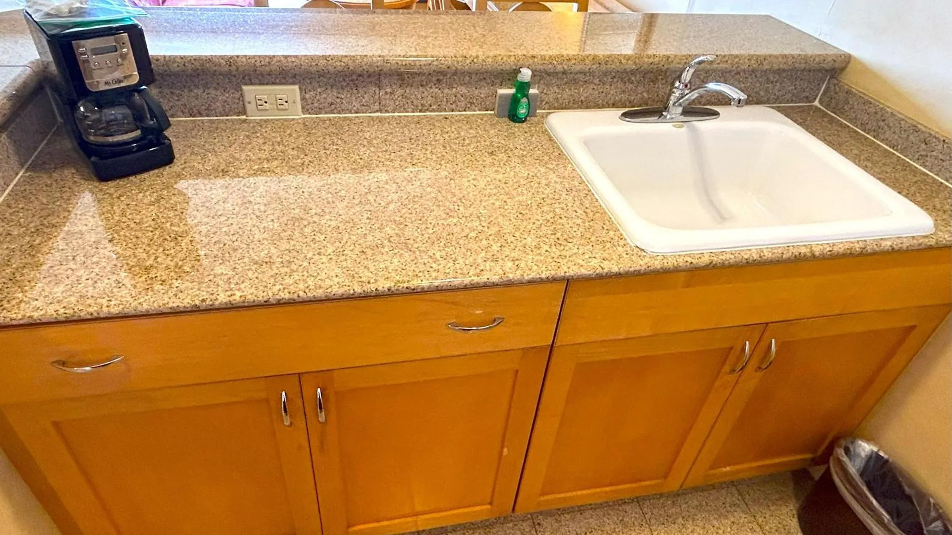 Ilikai Apt 302 - Spacious Studio With Stunning Ocean & Harbor Views Honolulu Holiday home