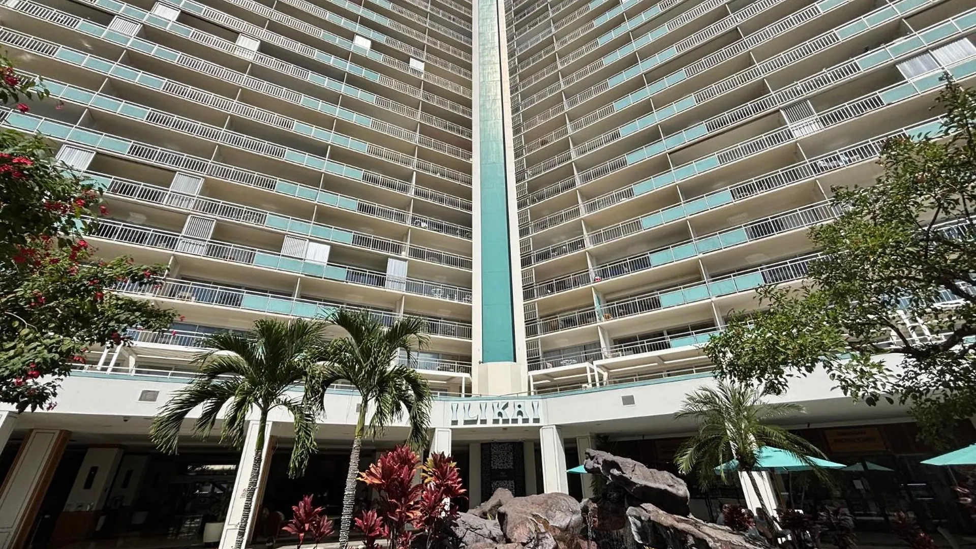 Ilikai Apt 302 - Spacious Studio With Stunning Ocean & Harbor Views Honolulu